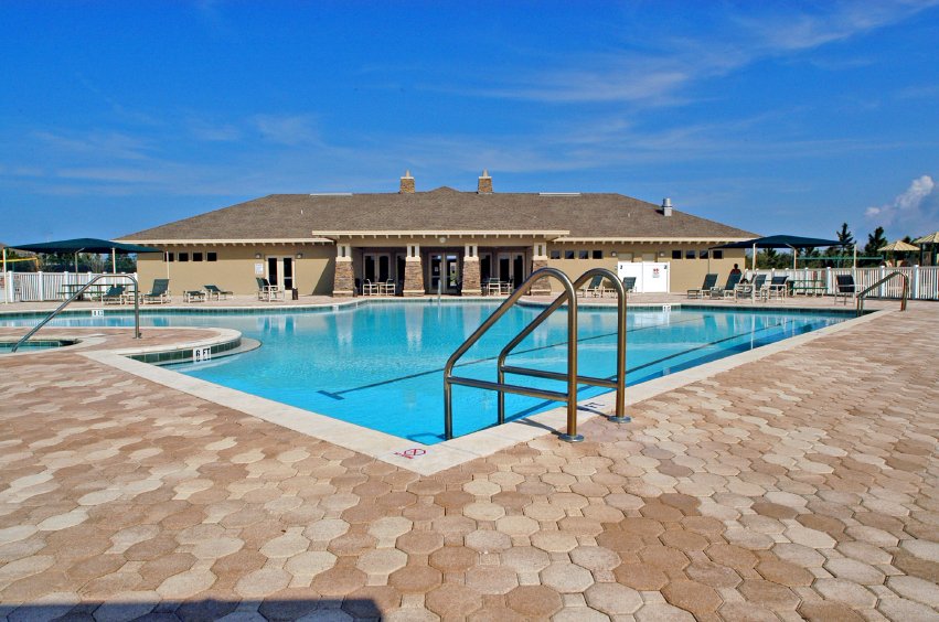 Public pool